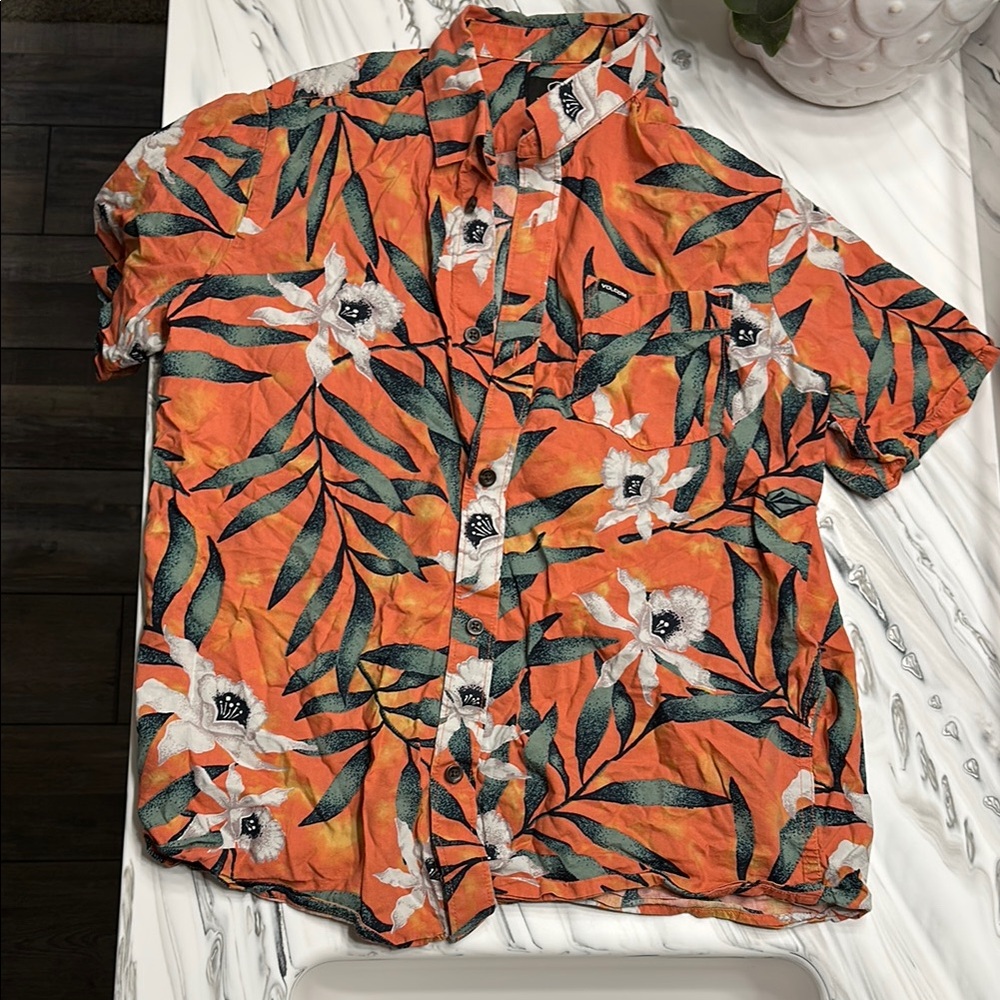Volcom boys shirt